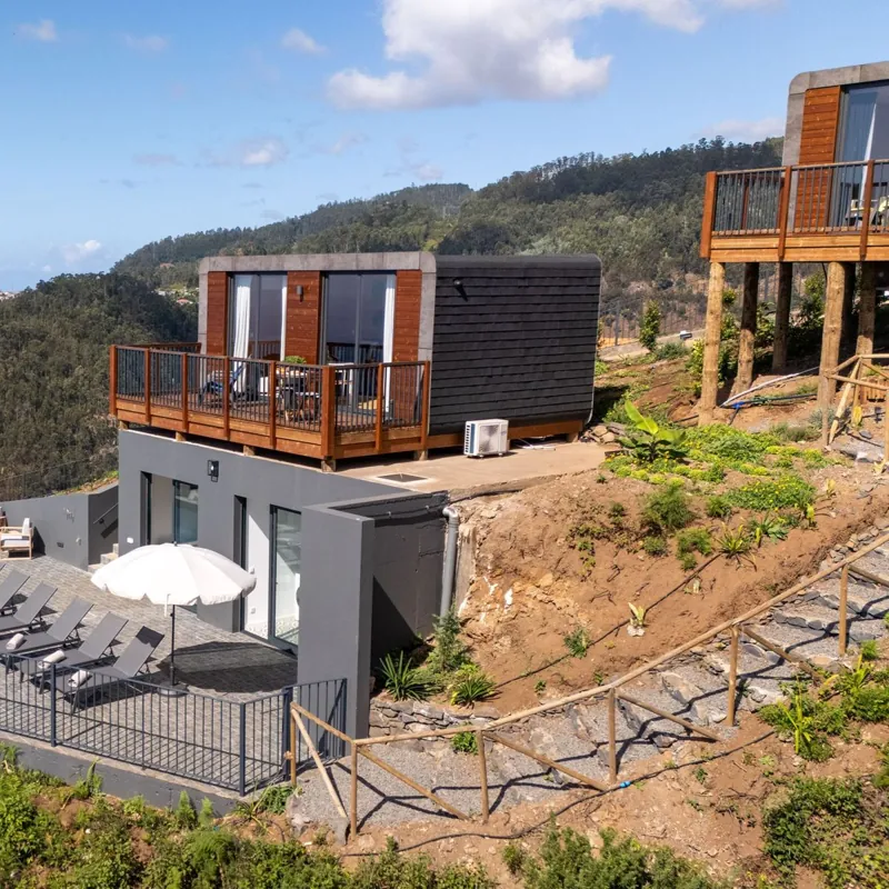 Lodge sobre a zona da piscina, sala de jogos e lavandaria